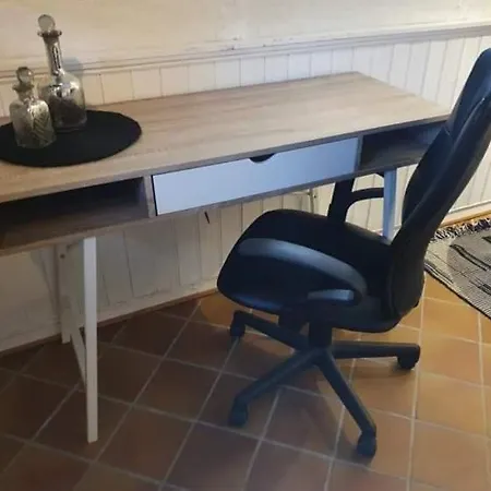 Koselig Rom Med Stue I Sentrum * بودو