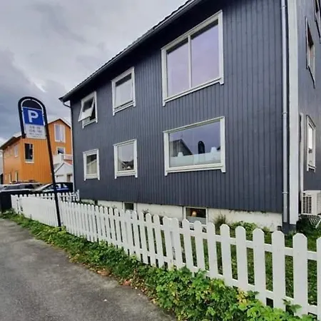 Homestay Koselig Rom Med Stue I Sentrum Bodo