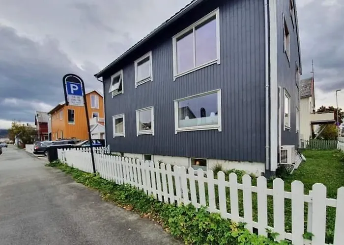 Quarto em Acomodações Particulares Koselig Rom Med Stue I Sentrum Bodø